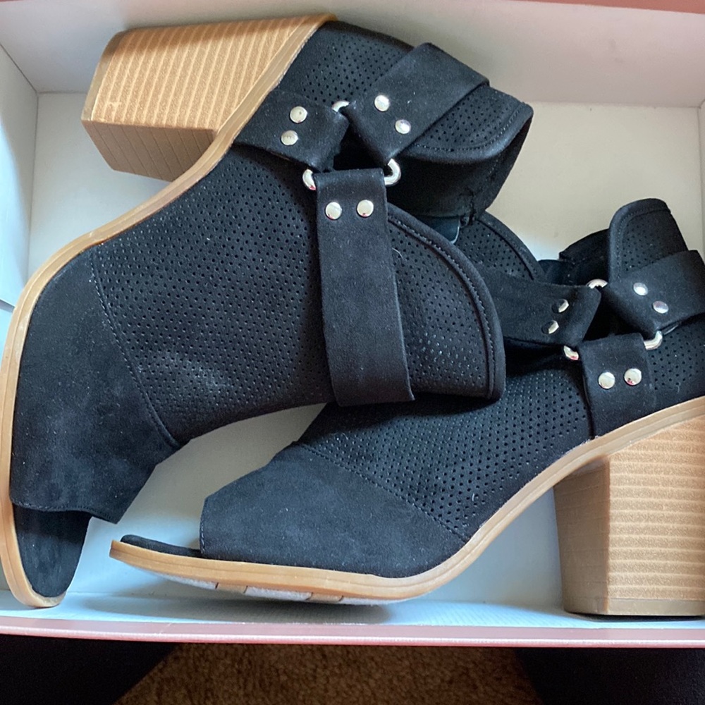 Black Fergalicious heeled bootie